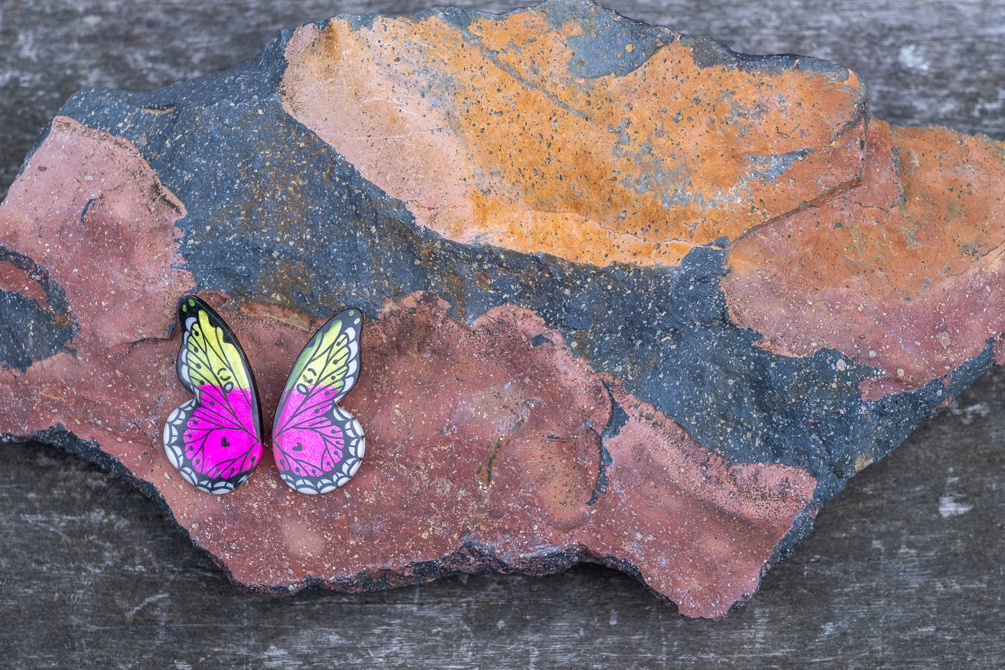 Pointed Half Butterfly M Fuchsia