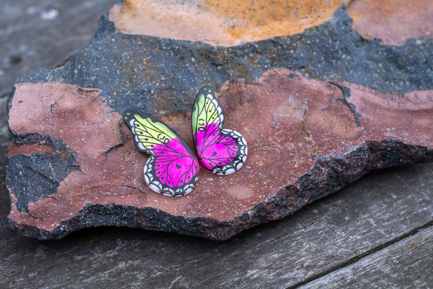 Pointed Half Butterfly M Fuchsia