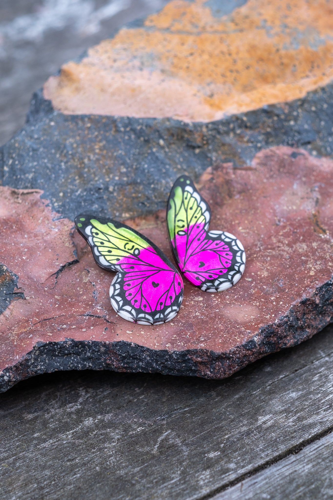Pointed Half Butterfly M Fuchsia