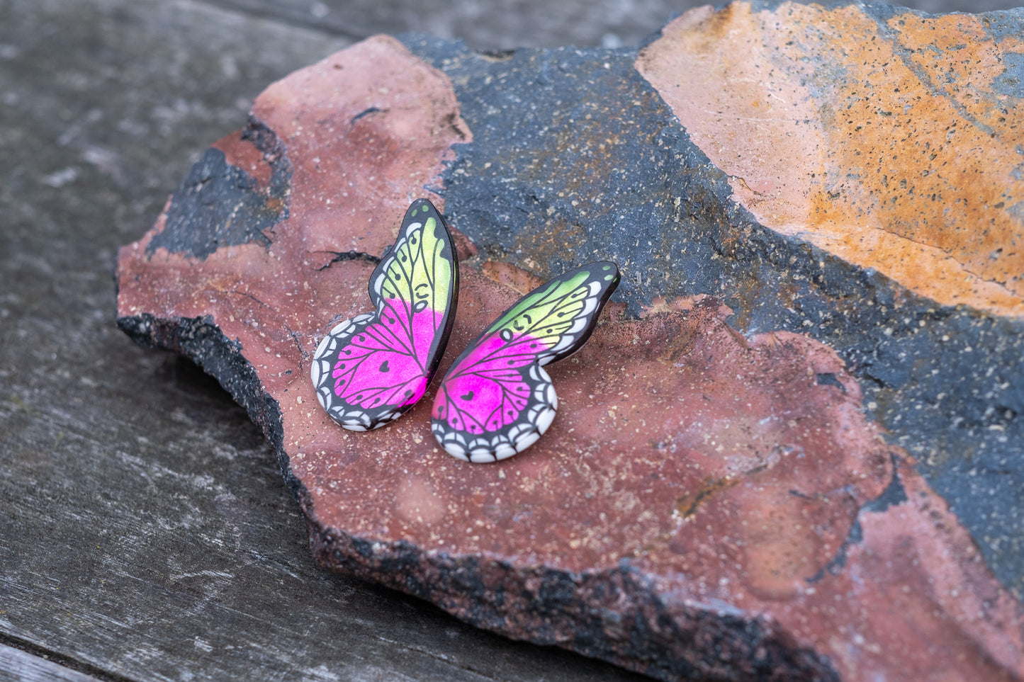 Pointed Half Butterfly M Fuchsia