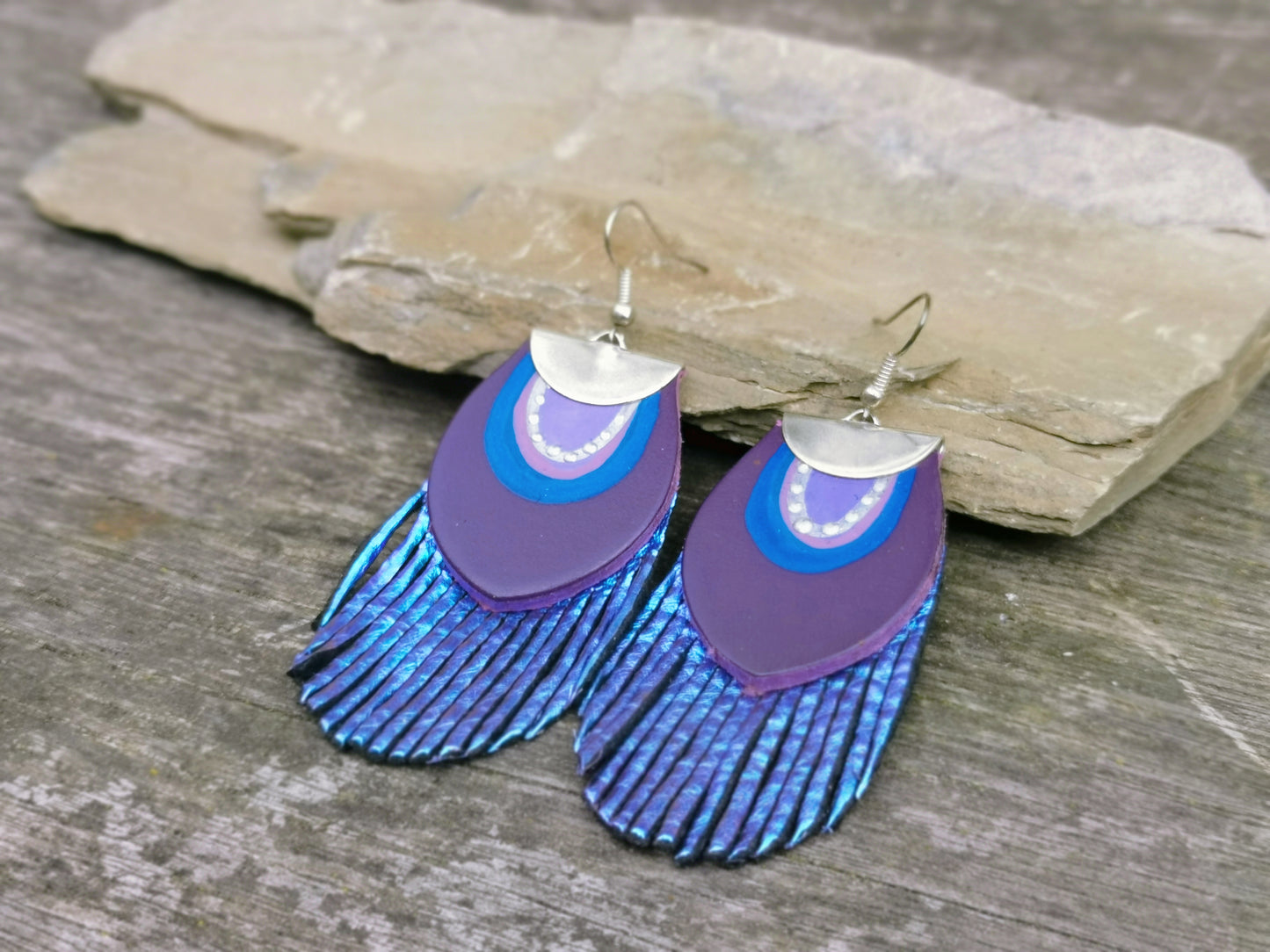 Round Feather earrings - iridescent blue and purple