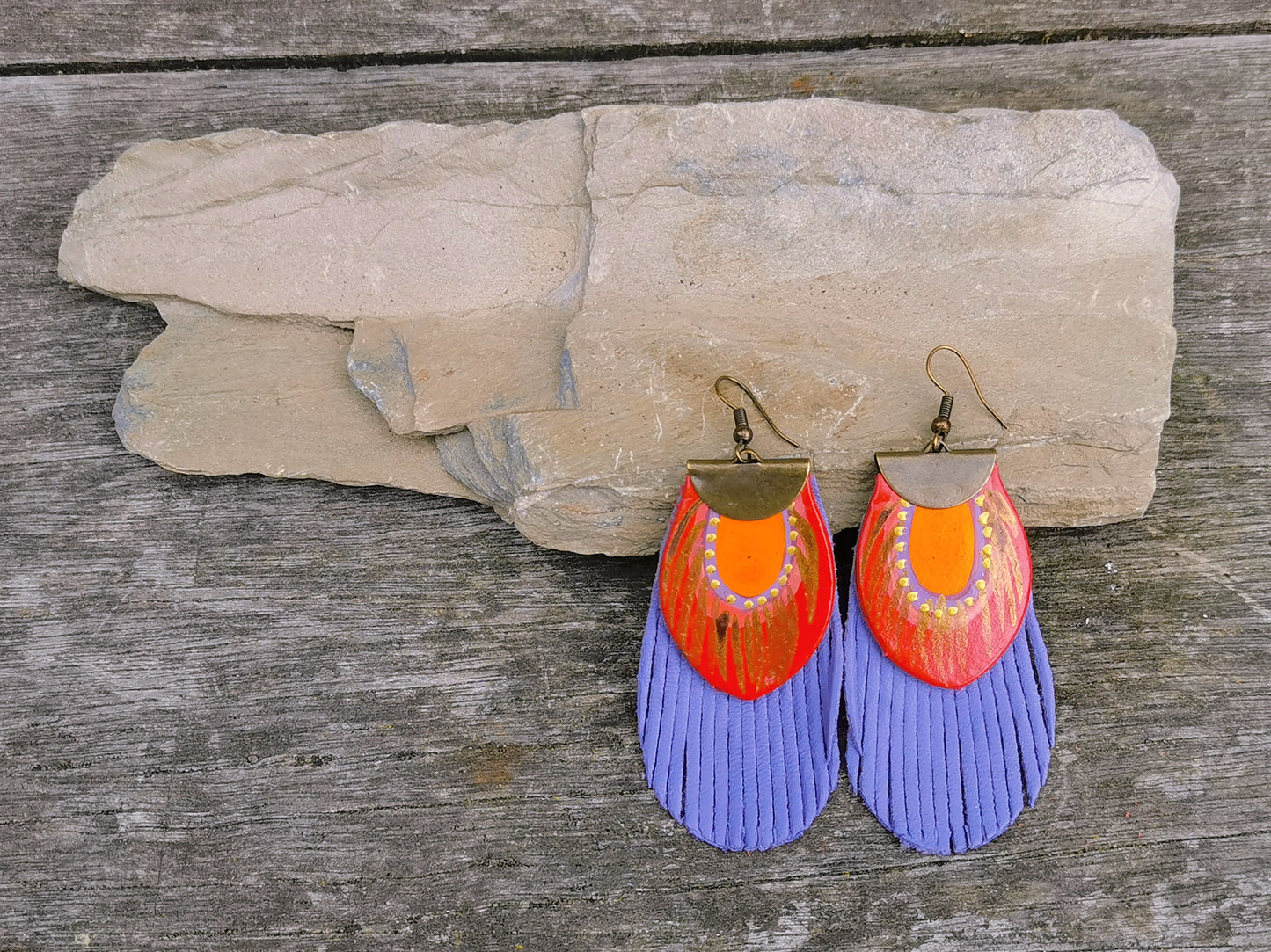Round Feather earrings - purple & red