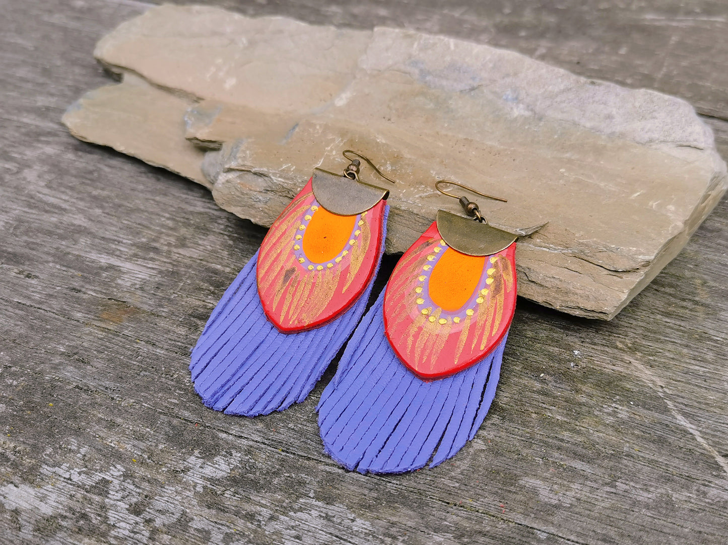 Round Feather earrings - purple & red
