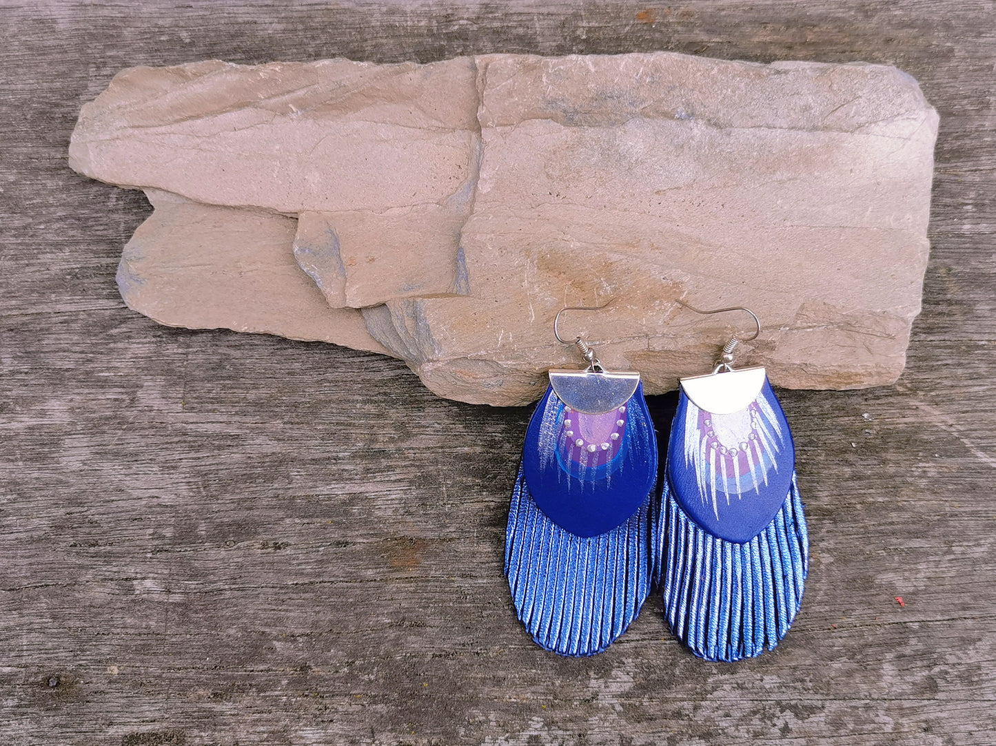 Round Feather earrings - blue shades