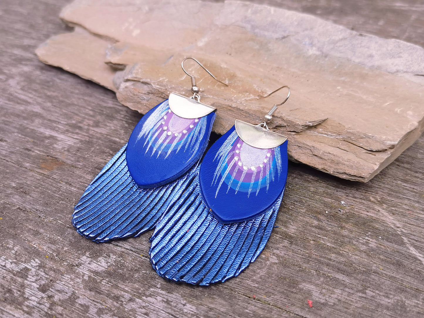 Round Feather earrings - blue shades