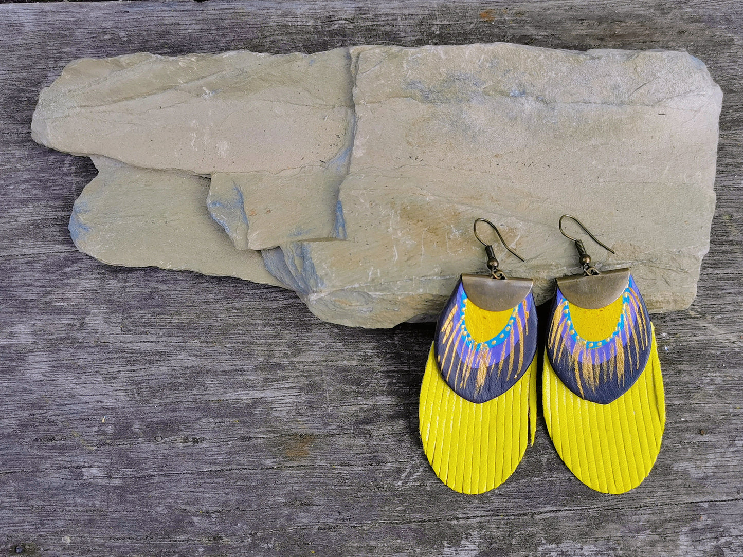 Round Feather earrings - yellow