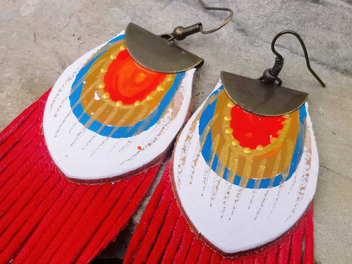 Round Feather earrings - red
