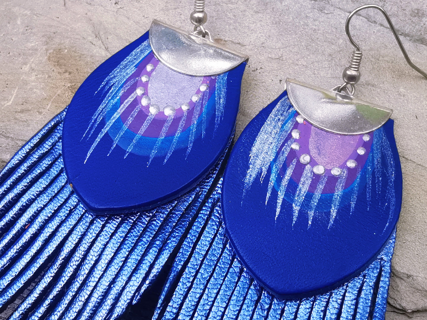 Round Feather earrings - blue shades