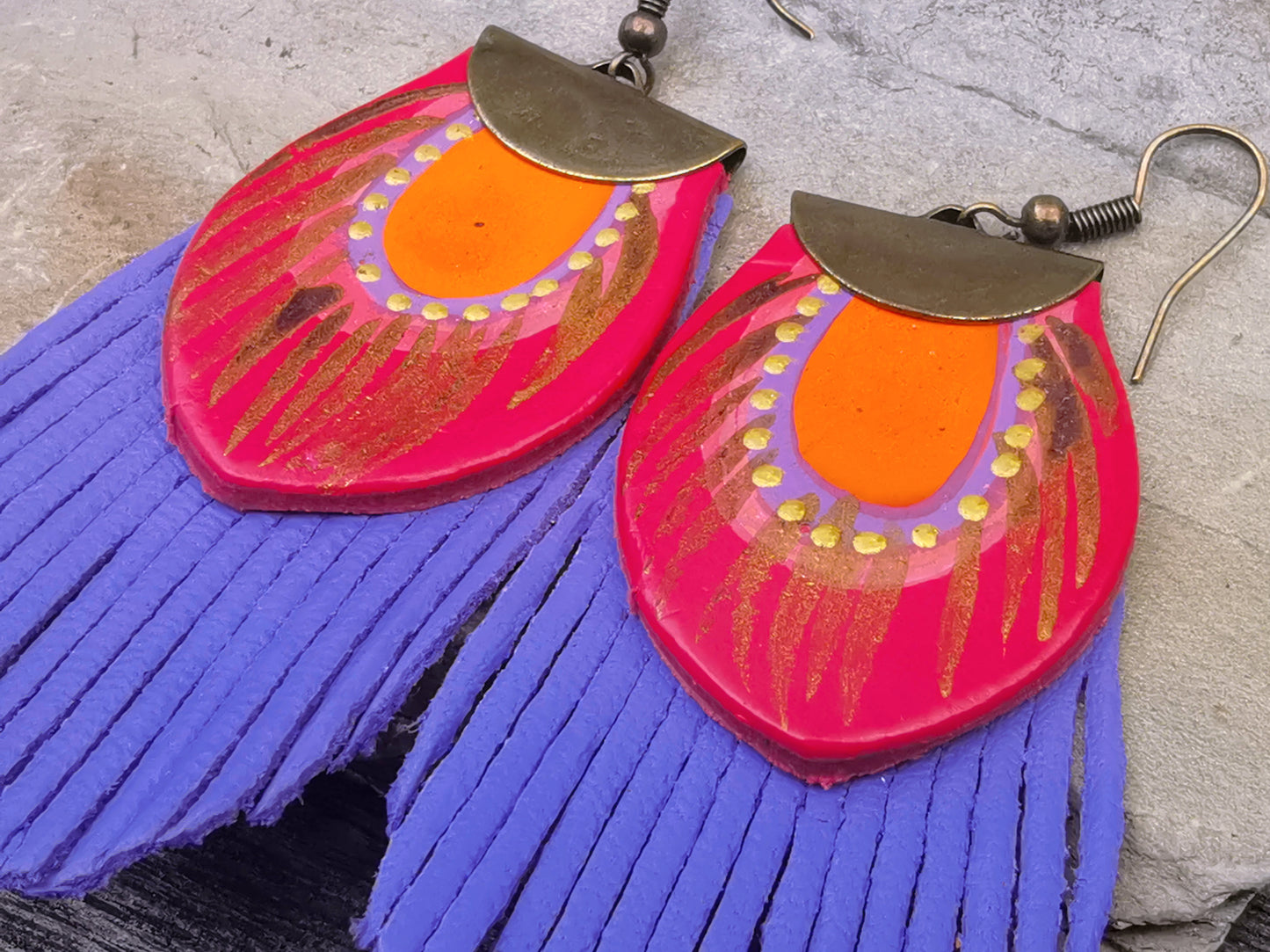 Round Feather earrings - purple & red