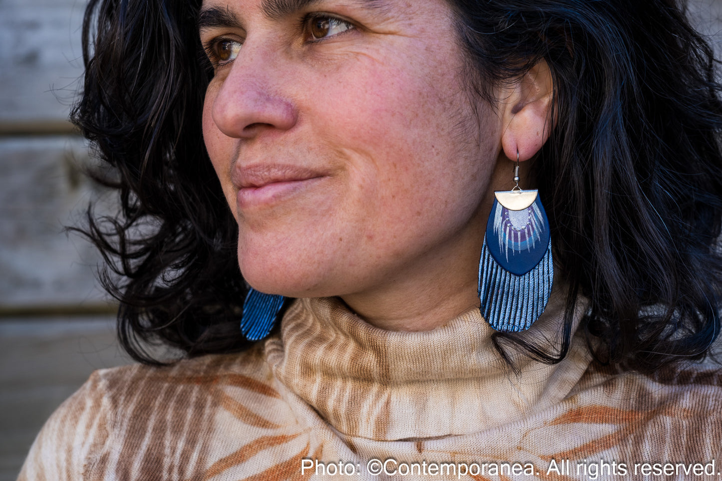 Round Feather earrings - blue shades