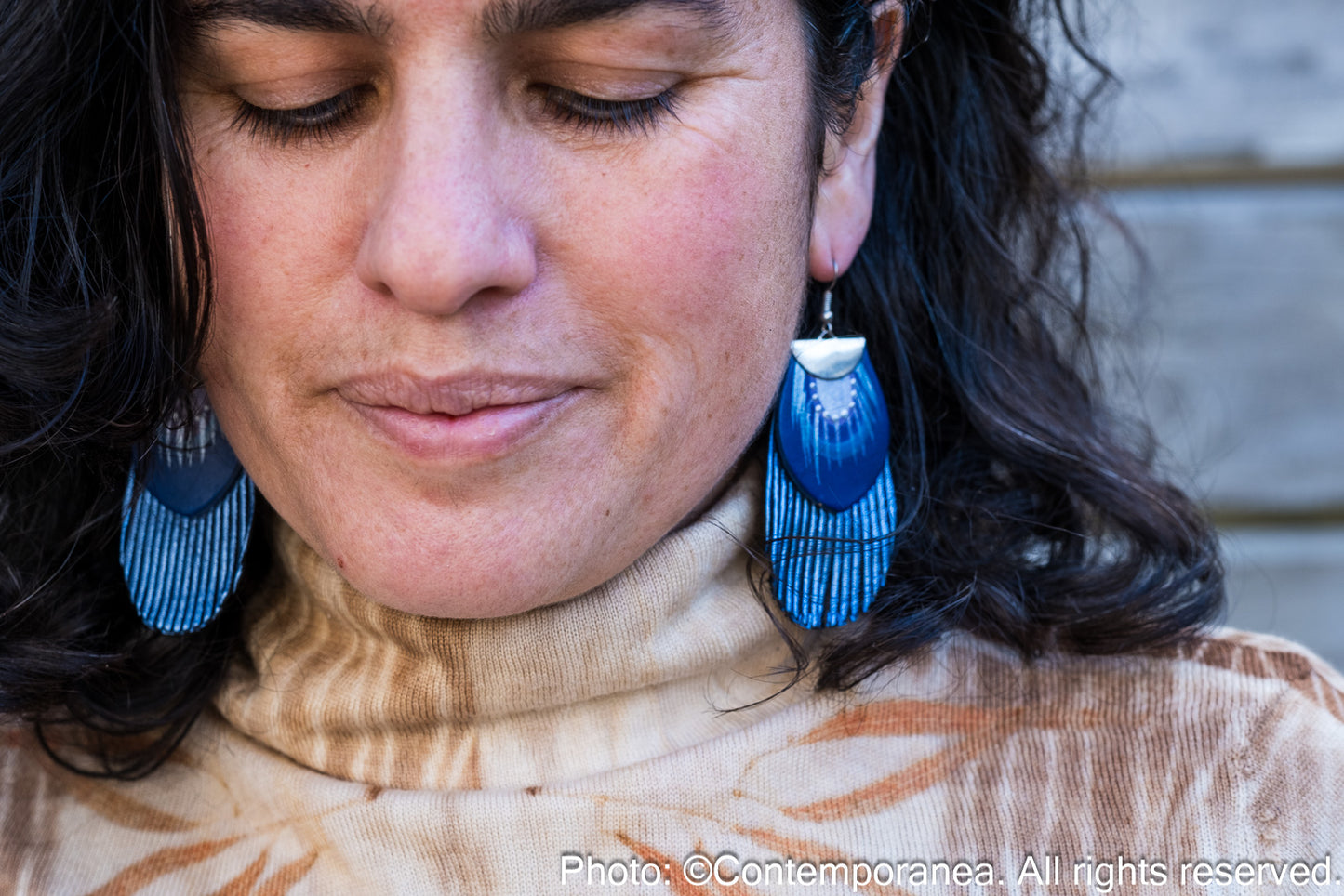 Round Feather earrings - blue shades