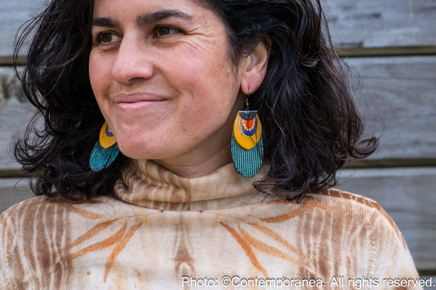 Round Feather earrings - metallic green
