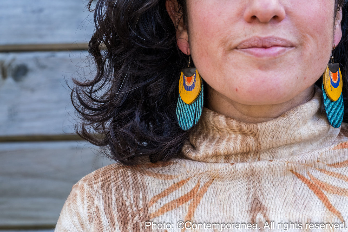 Round Feather earrings - metallic green