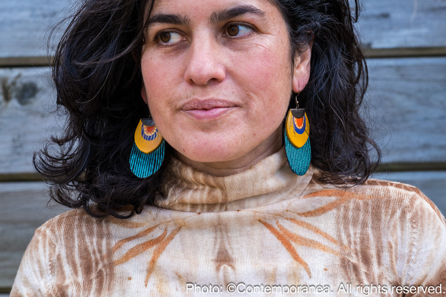 Round Feather earrings - metallic green