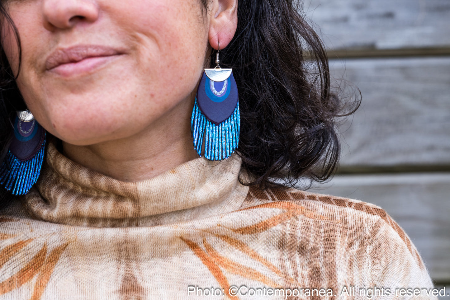 Round Feather earrings - iridescent blue and purple
