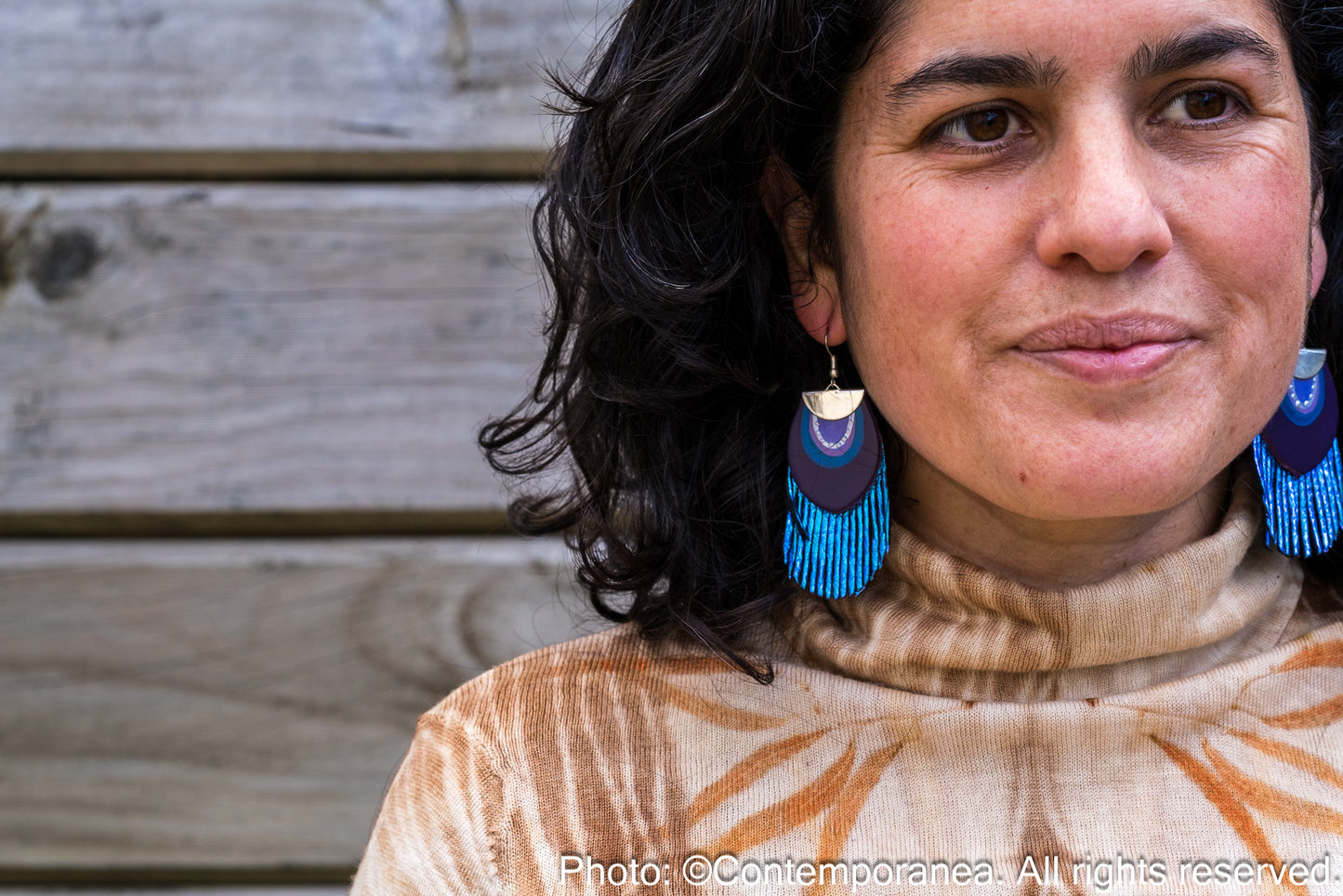 Round Feather earrings - iridescent blue and purple