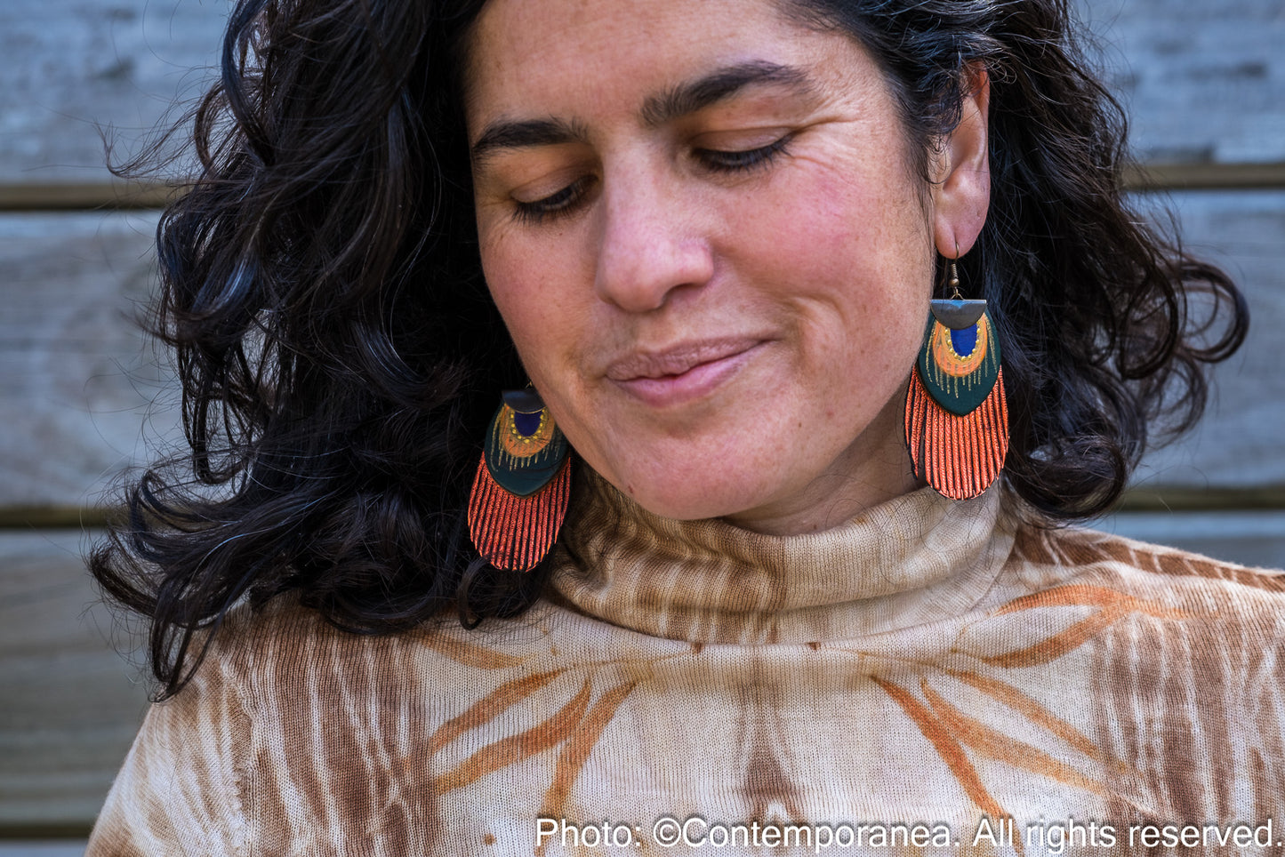 Round Feather earrings - metallic orange