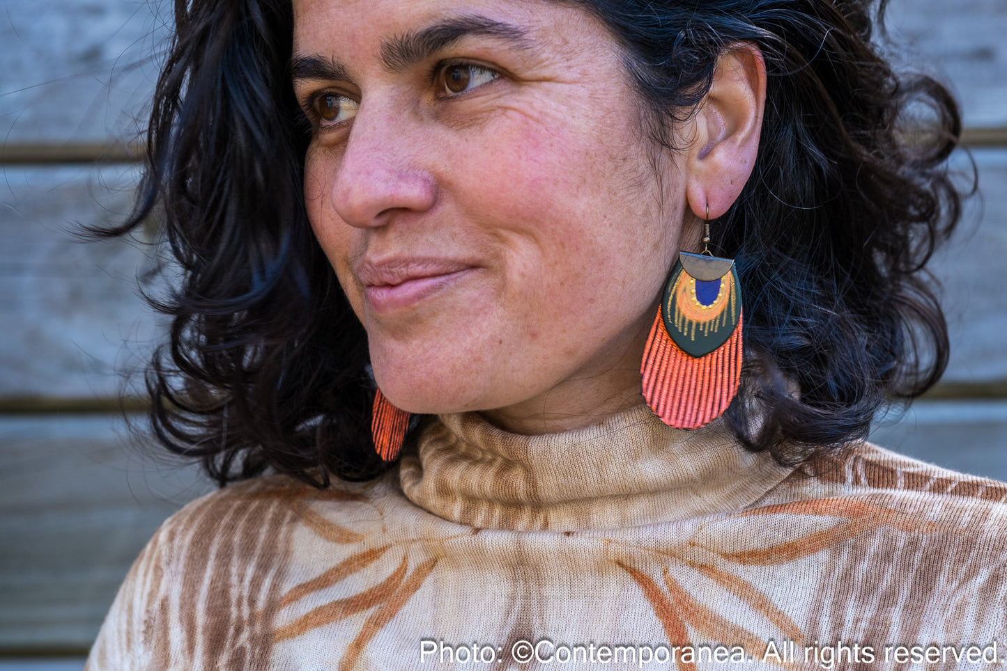 Round Feather earrings - metallic orange