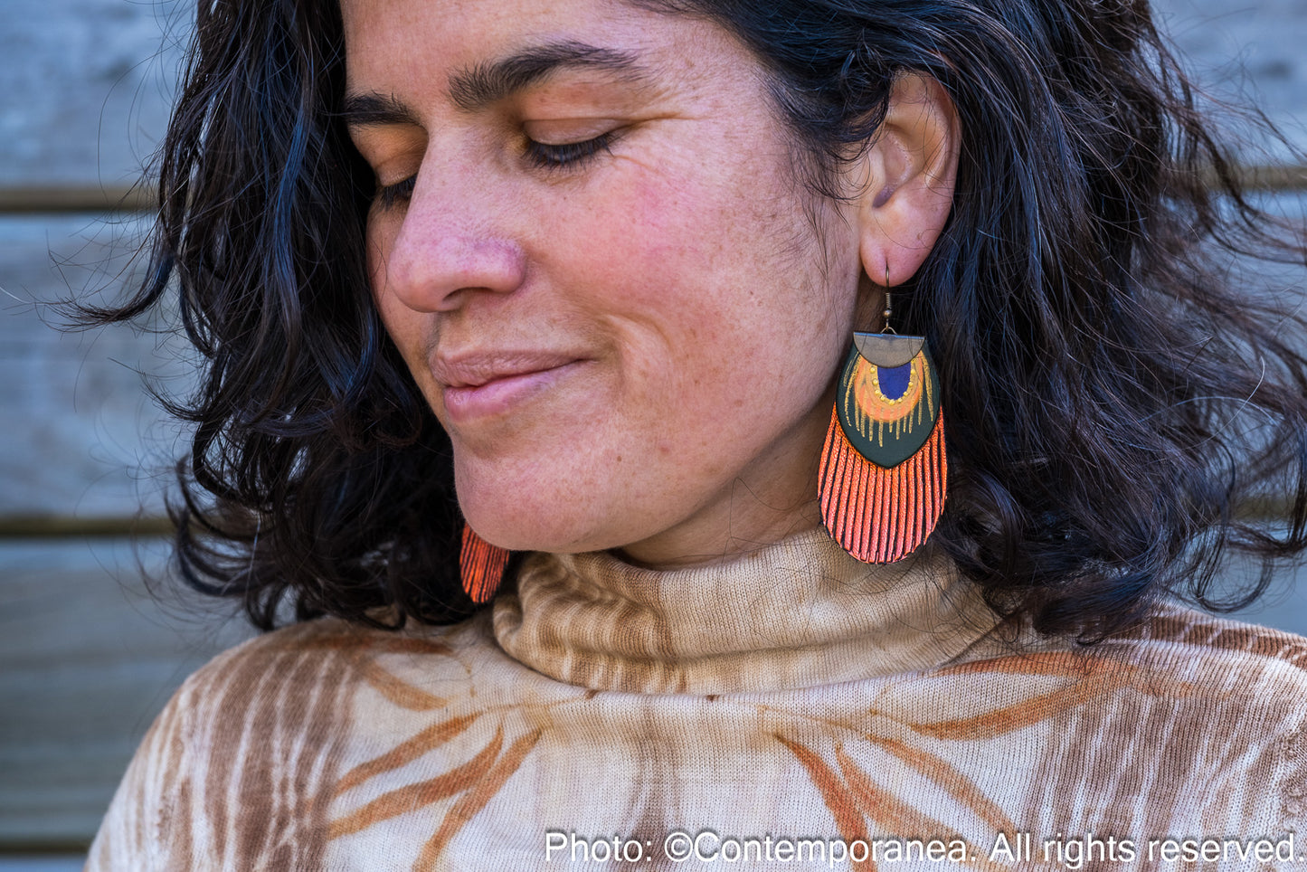Round Feather earrings - metallic orange