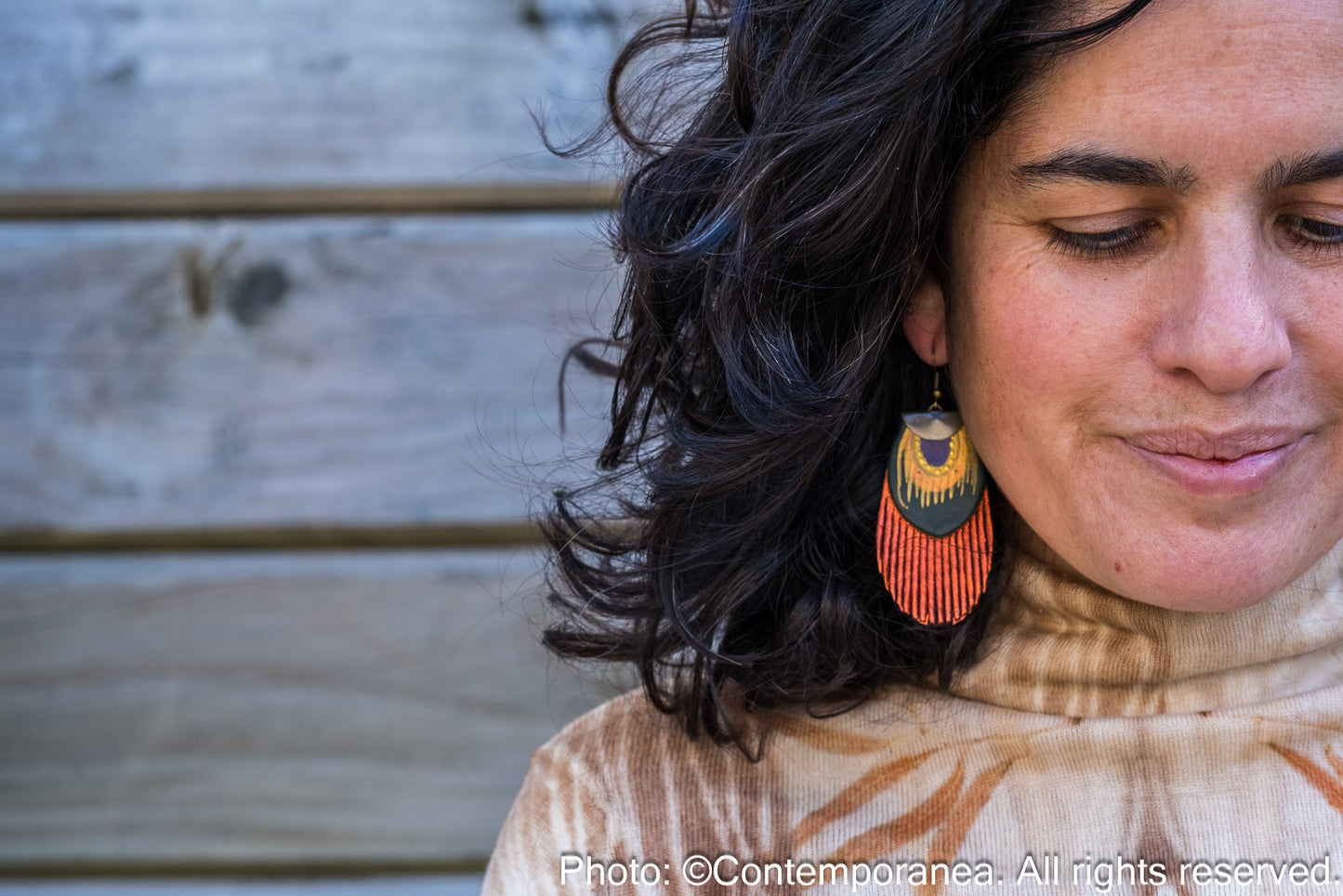 Round Feather earrings - metallic orange