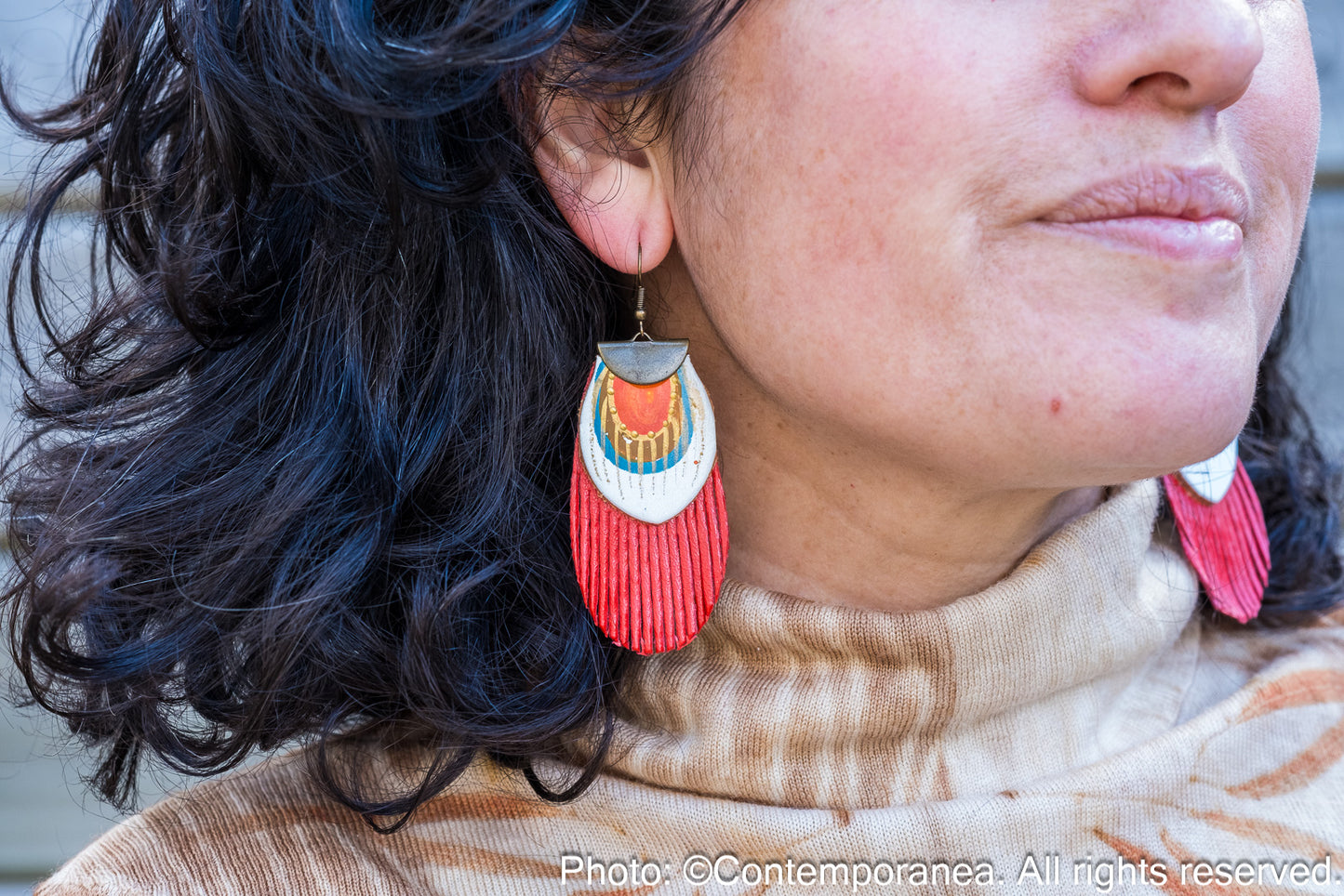 Round Feather earrings - red