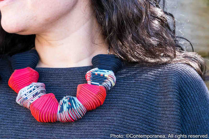 Serpentine necklace - Red Orange and Black