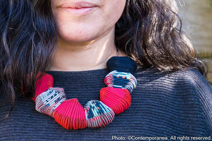 Serpentine necklace - Red Orange and Black