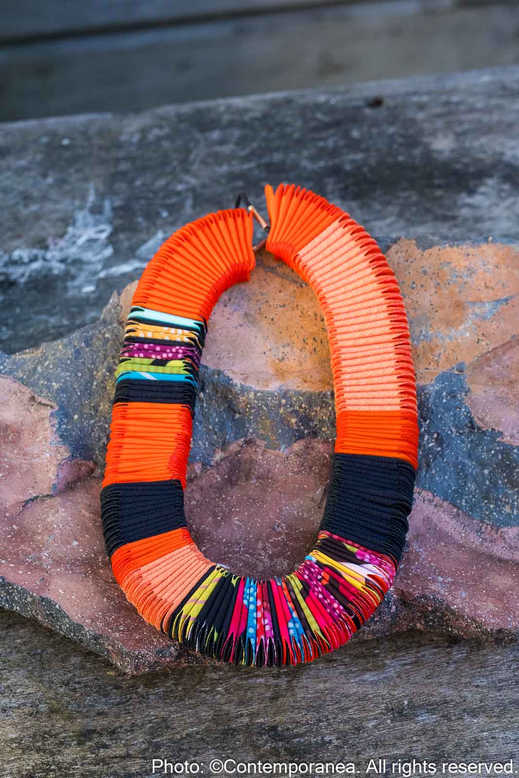 Pliegues necklace - Orange and Black
