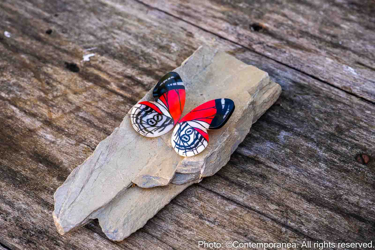 Pointed Half Butterfly M Red, White and Black
