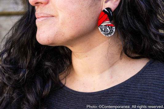 Pointed Half Butterfly M Red, White and Black