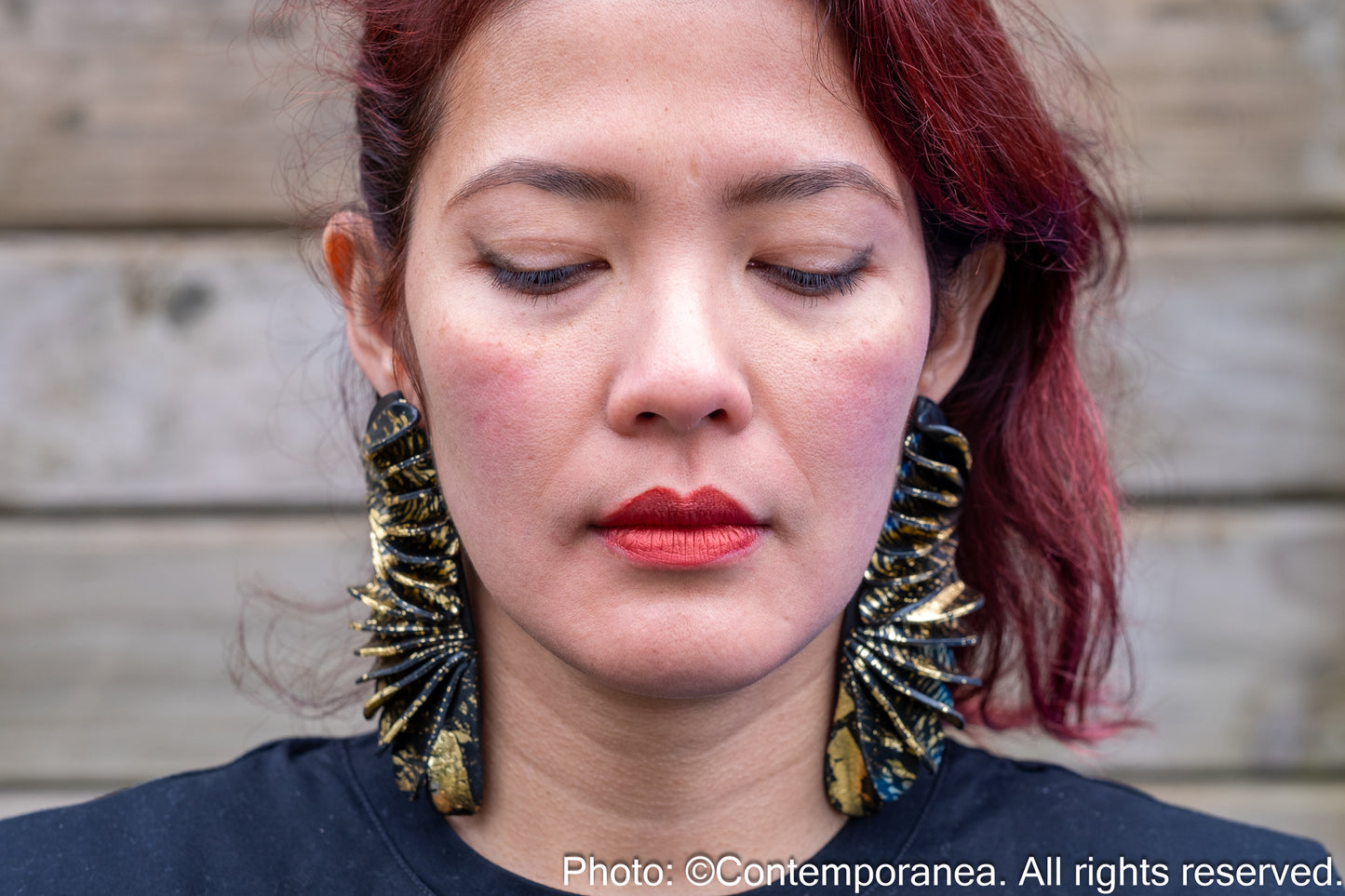 Wings - Oversized golden and black earrings