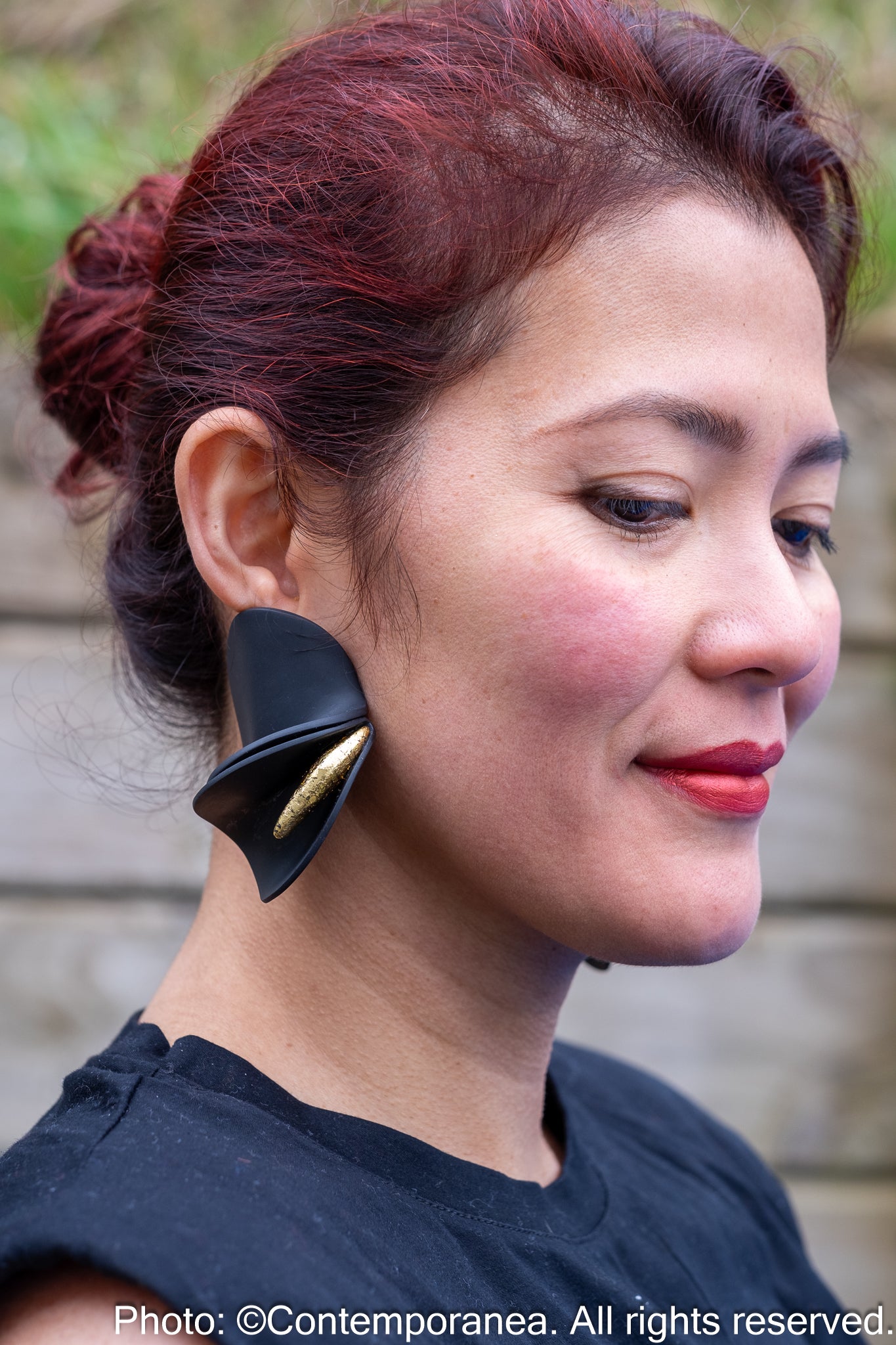 Calla lilies - Asymmetrical earrings in black