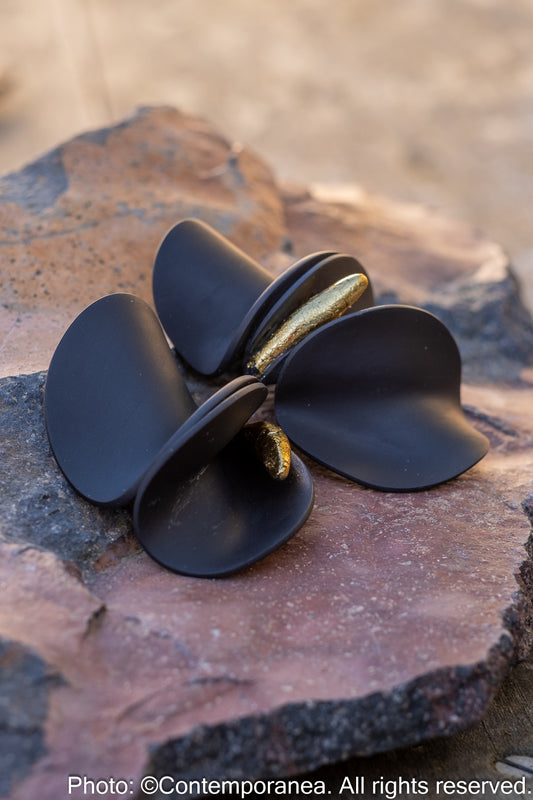 Calla lilies - Asymmetrical earrings in black