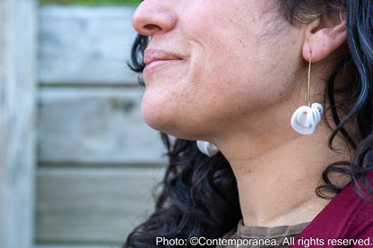 Modern Flower earrings - White