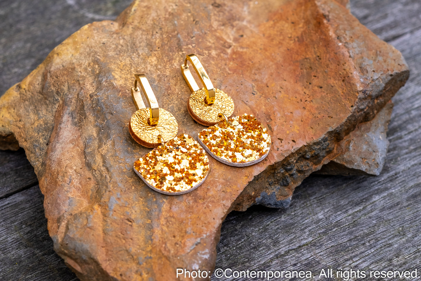 Dainty Hoops - Golden sparkles