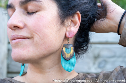 Round Feather earrings - turquoise