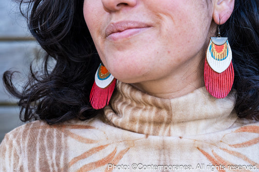 Round Feather earrings - red