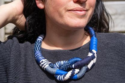 Nudo necklace - blue & white