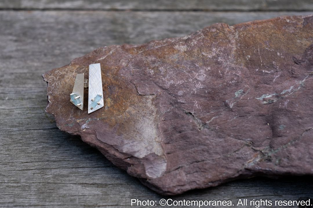 Aqua - Mismatched silver trapezoid earrings with Aquamarine